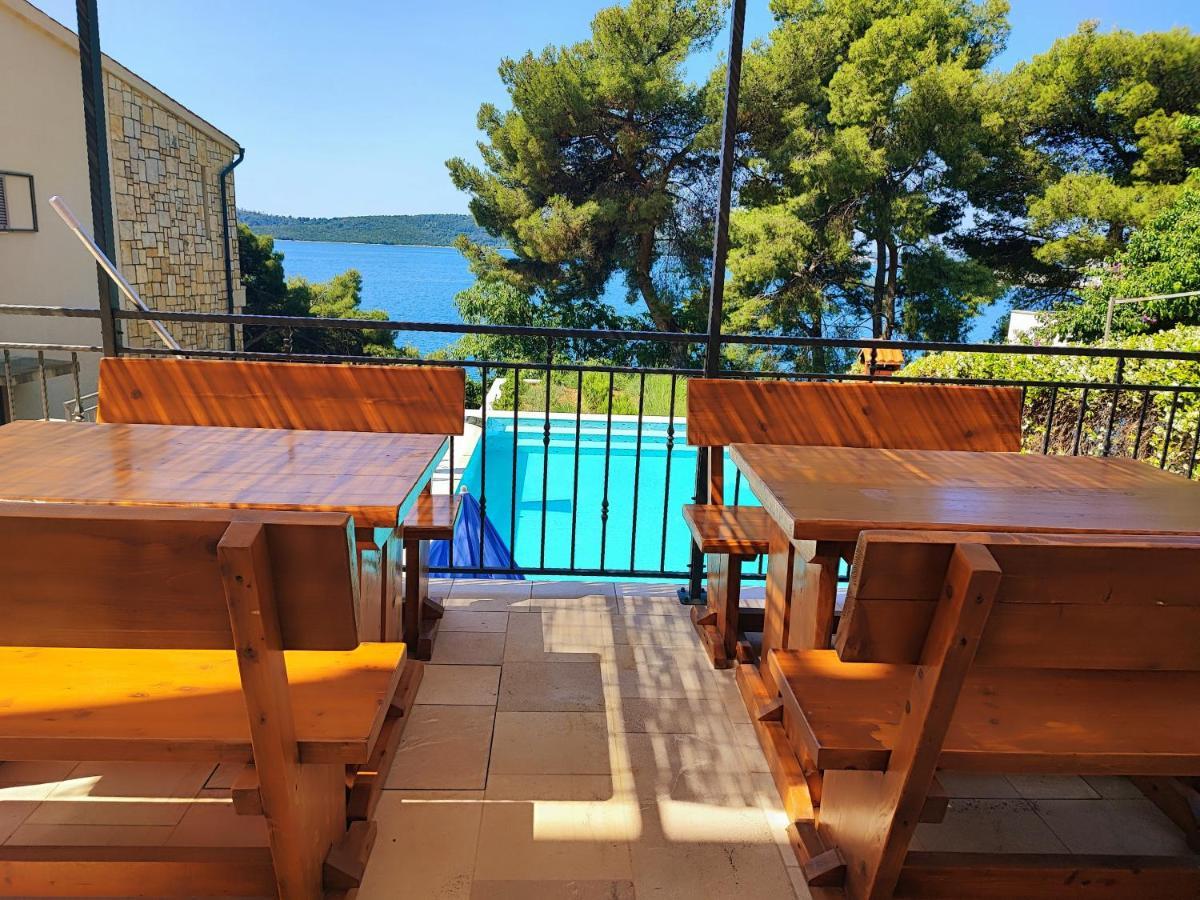 Villa Penava, Private Beach, Pool And 7Min To Trogir Exterior photo