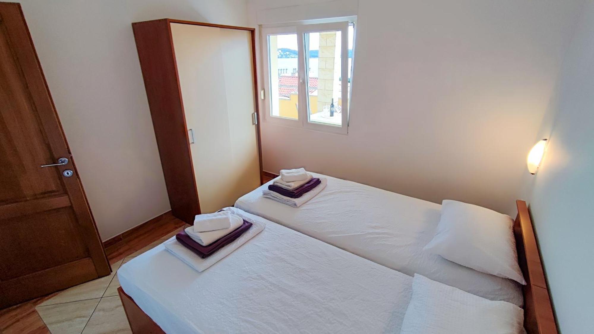 Villa Penava, Private Beach, Pool And 7Min To Trogir Room photo