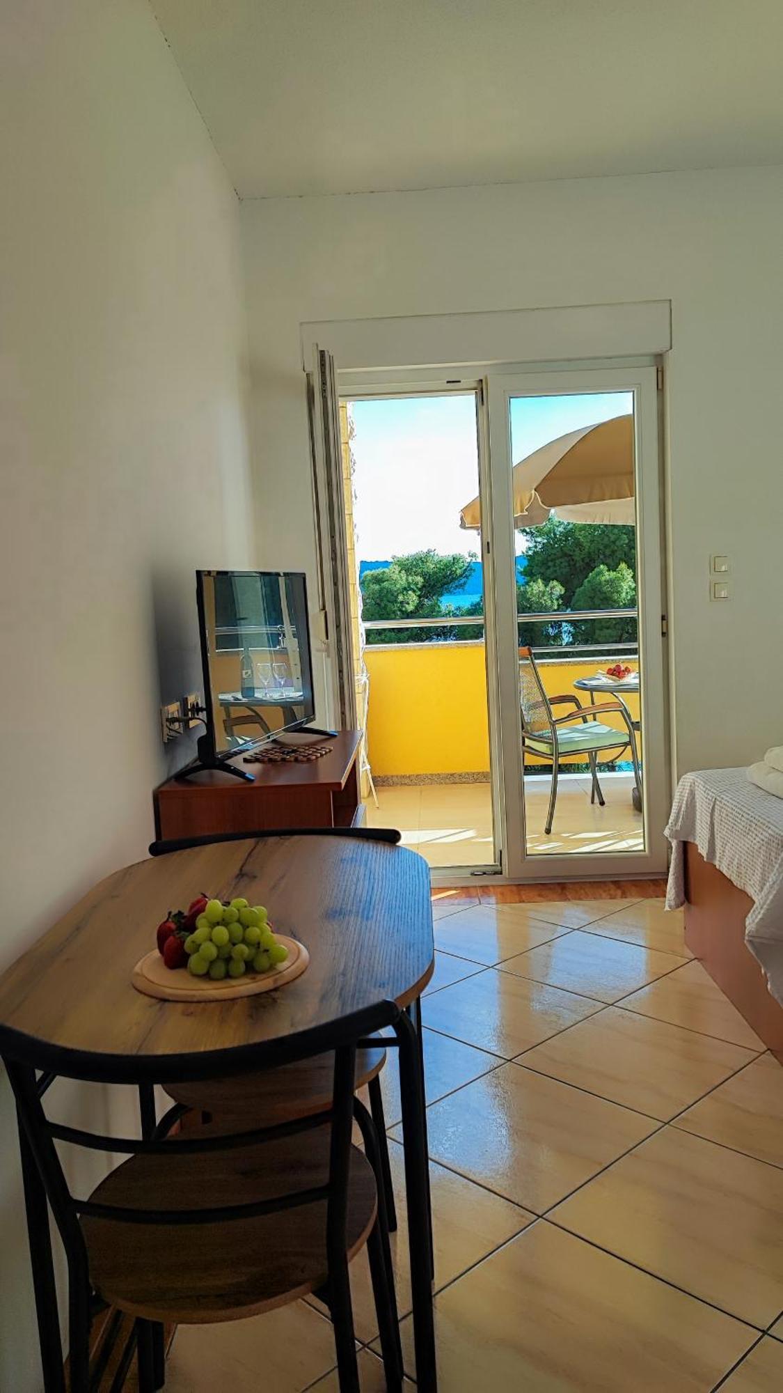 Villa Penava, Private Beach, Pool And 7Min To Trogir Room photo