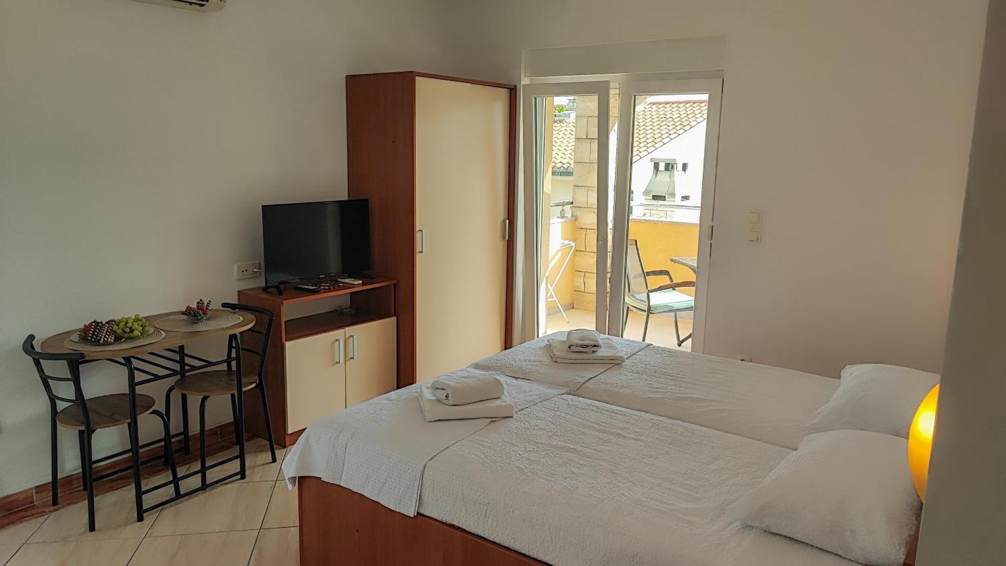 Villa Penava, Private Beach, Pool And 7Min To Trogir Room photo