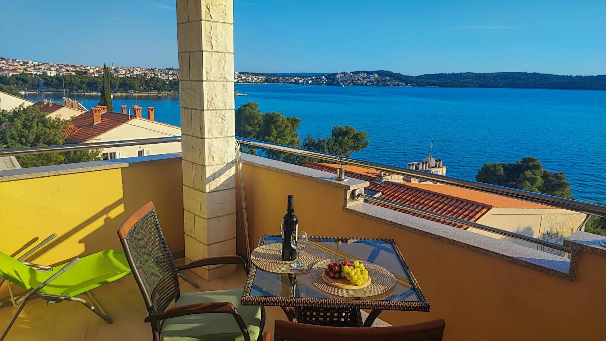 Villa Penava, Private Beach, Pool And 7Min To Trogir Room photo