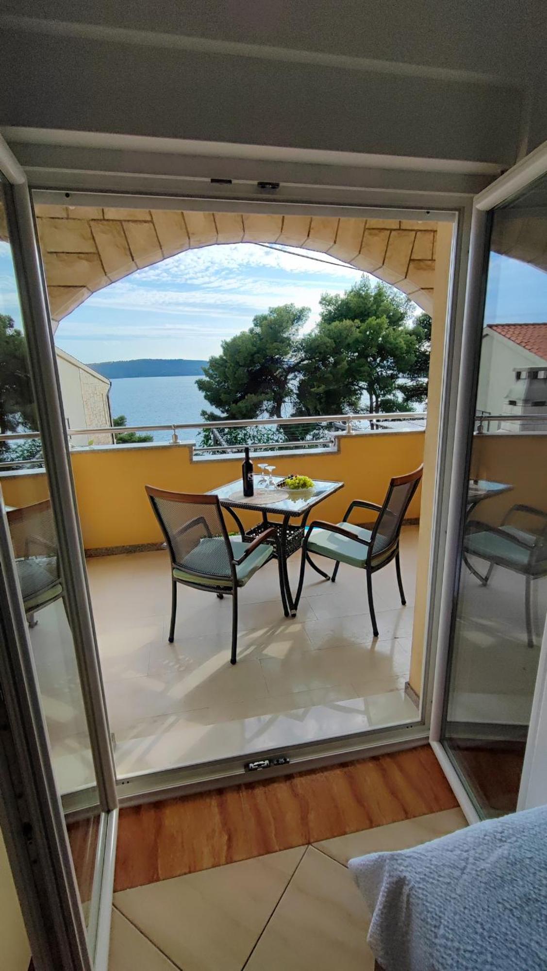 Villa Penava, Private Beach, Pool And 7Min To Trogir Room photo