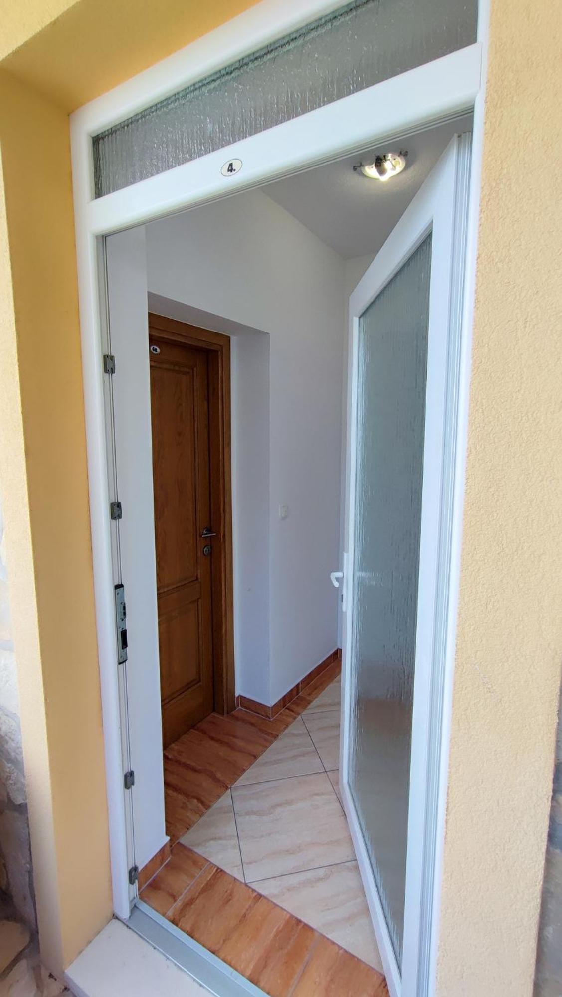 Villa Penava, Private Beach, Pool And 7Min To Trogir Room photo