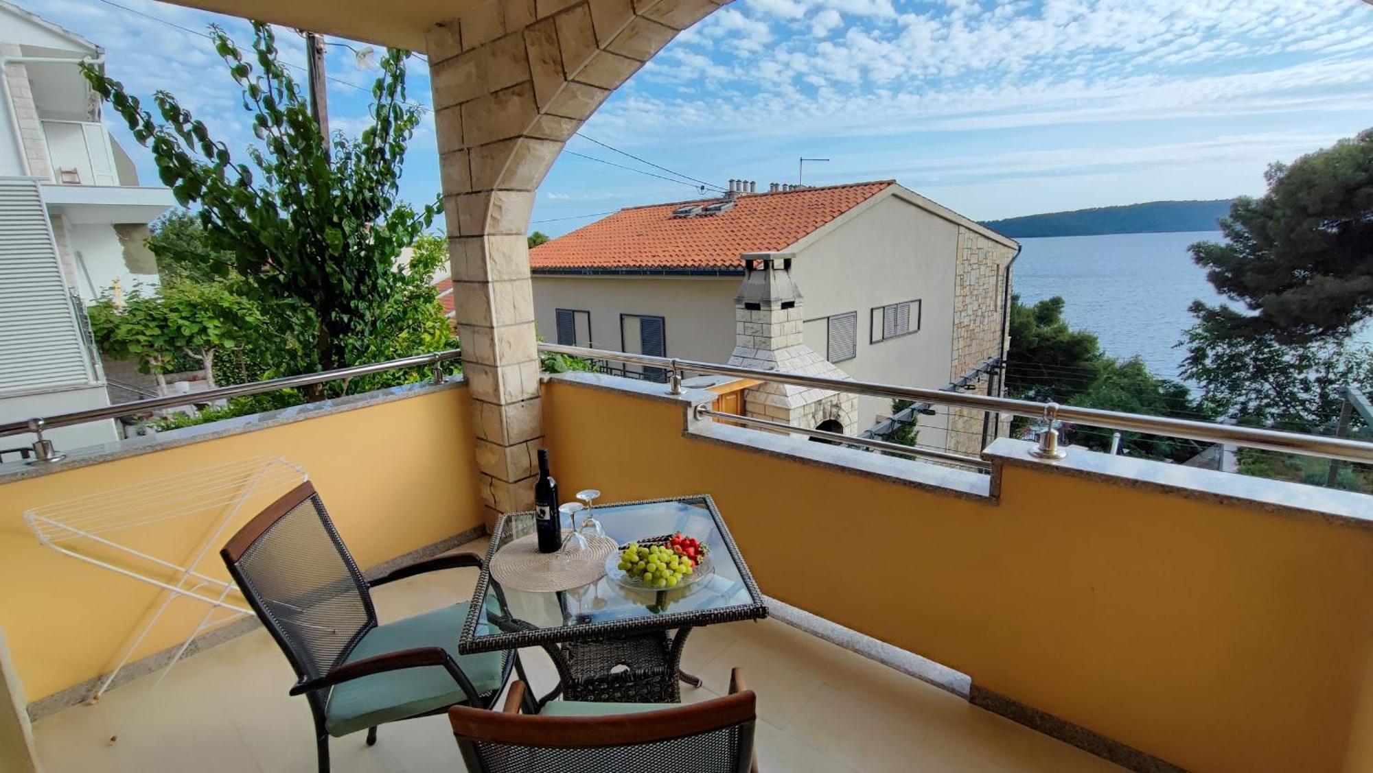 Villa Penava, Private Beach, Pool And 7Min To Trogir Room photo