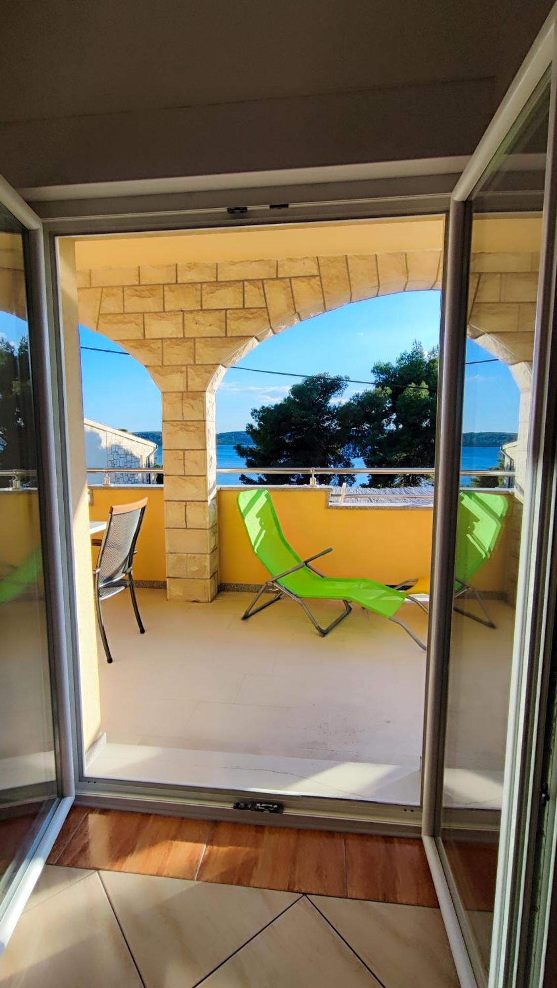 Villa Penava, Private Beach, Pool And 7Min To Trogir Room photo