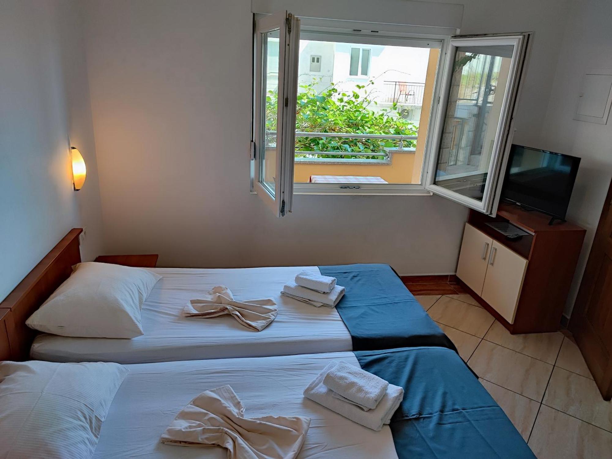 Villa Penava, Private Beach, Pool And 7Min To Trogir Room photo