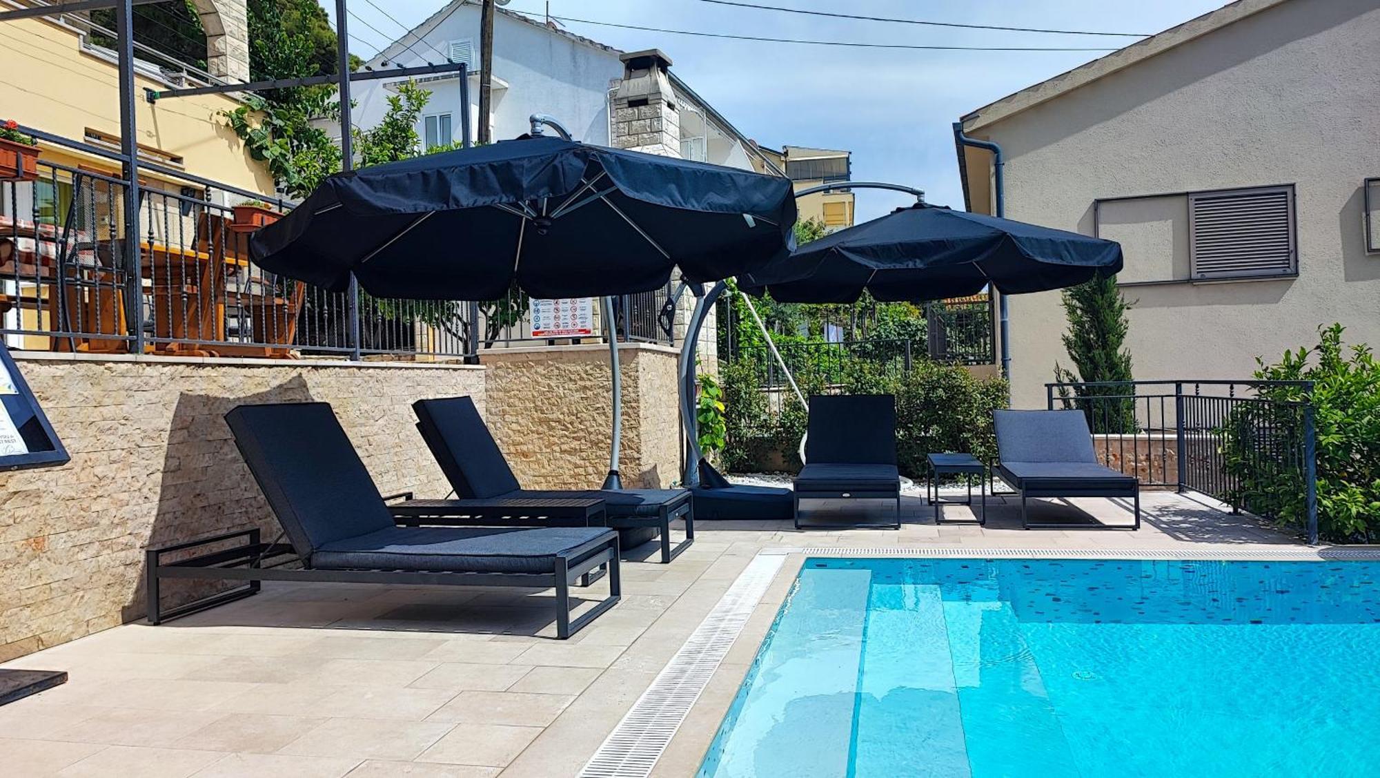 Villa Penava, Private Beach, Pool And 7Min To Trogir Exterior photo