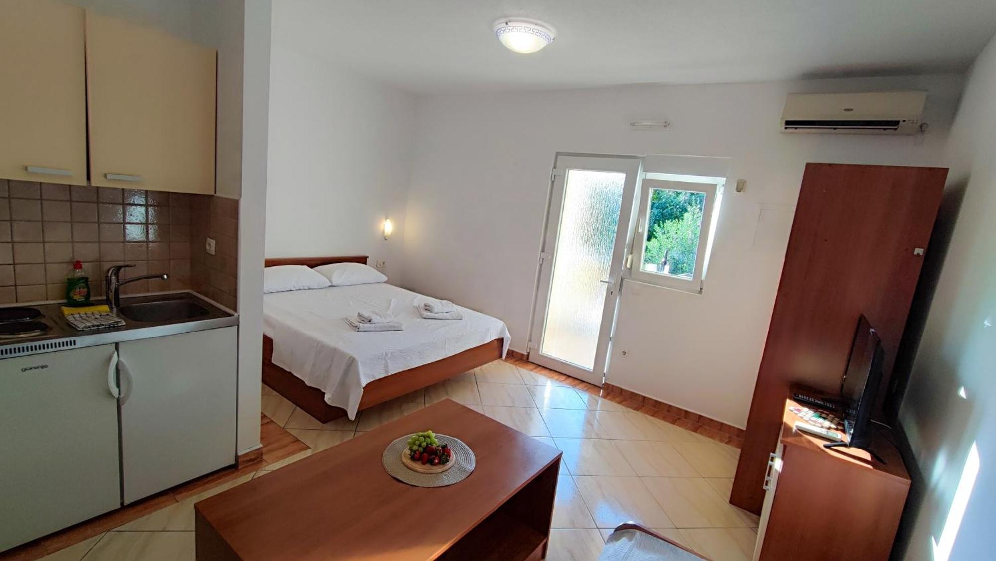 Villa Penava, Private Beach, Pool And 7Min To Trogir Room photo