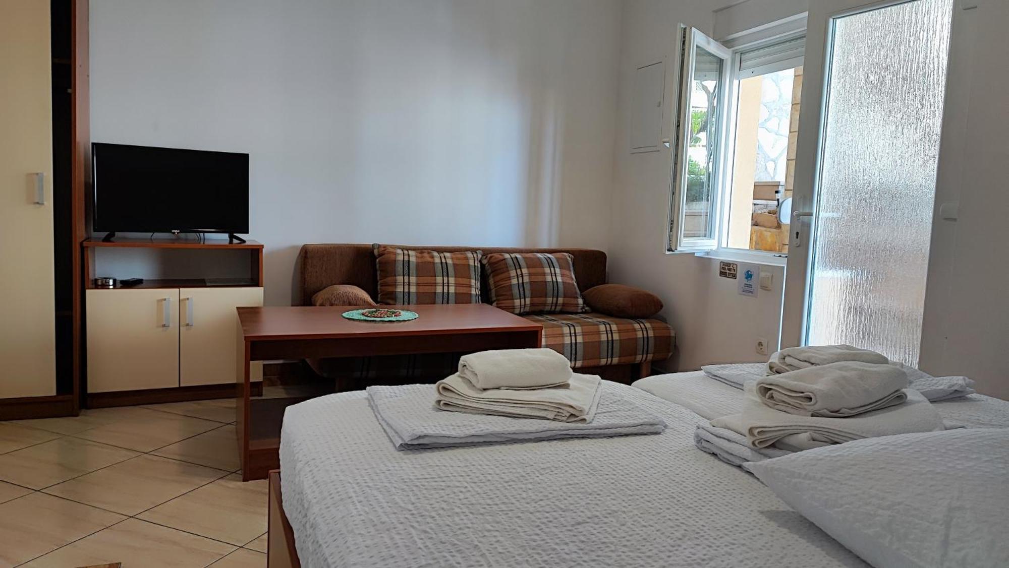 Villa Penava, Private Beach, Pool And 7Min To Trogir Room photo